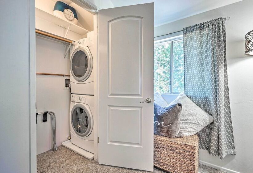 Cute Cabin + Deck < 2 Mi To Lake Arrowhead Village