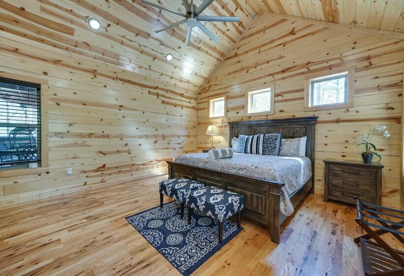 Expansive Luxury Cabin: Game Room, Fire Pit, Deck!