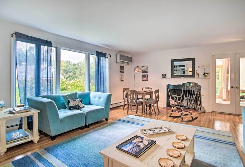 Falmouth Retreat W/ Sunroom   Walk To Beaches