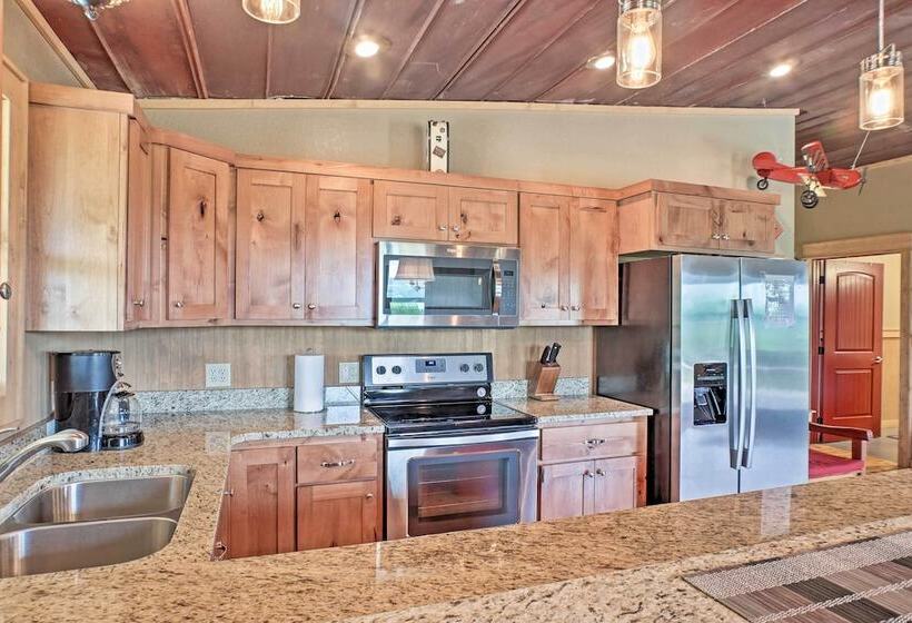 Guntersville Cabin W/ Lake Views!