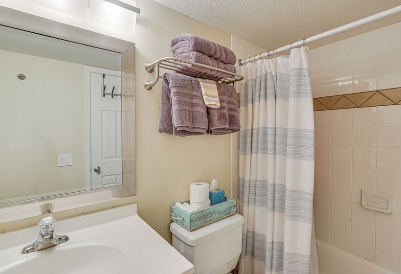 1 Mi To Margaritaville Resort: Osage Beach Home!