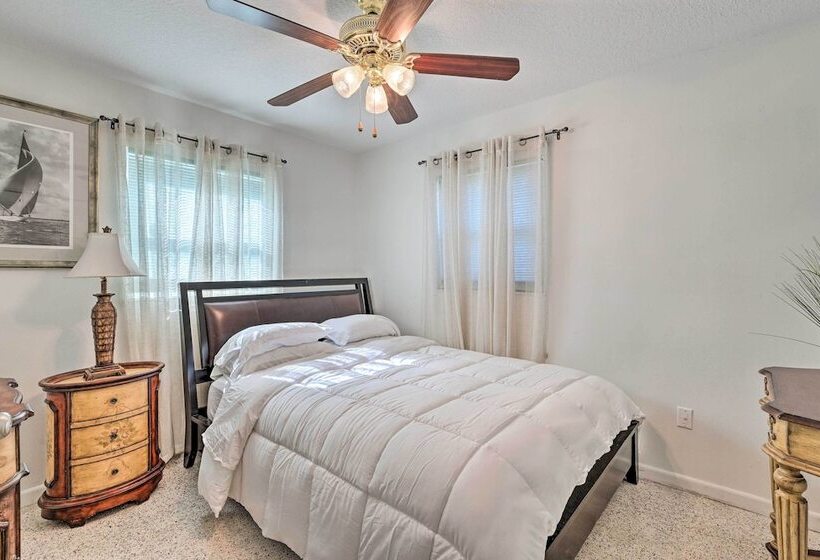 Inverness House W/ Boat Launch + Home Gym!