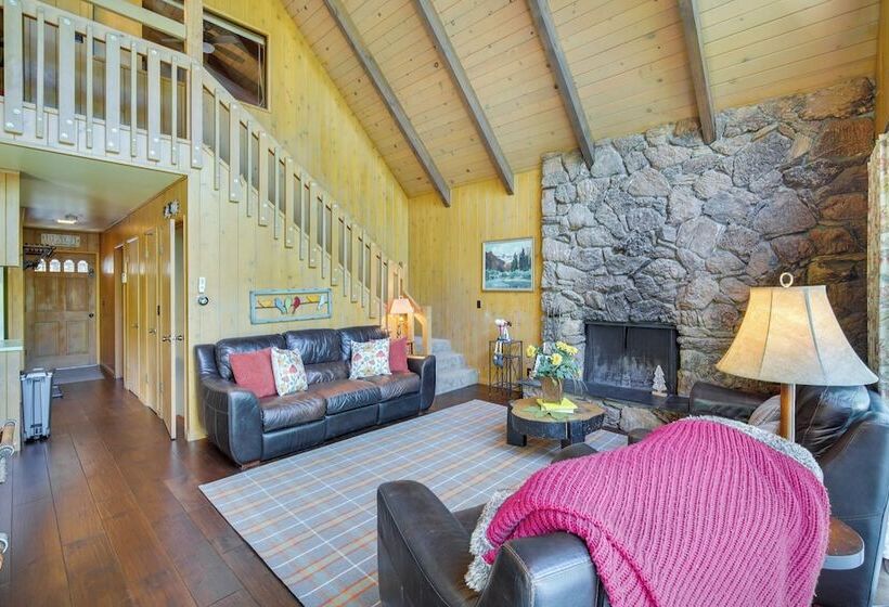 Lake Arrowhead Family Home W/ Game Room