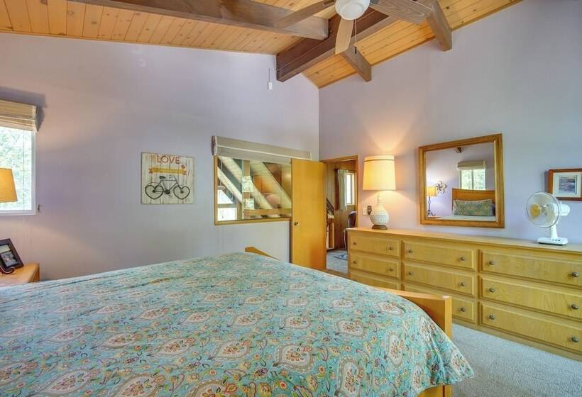 Lake Arrowhead Family Home W/ Game Room