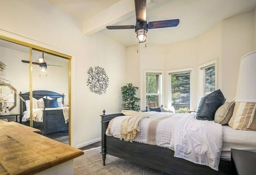 Lake Arrowhead Retreat W/ Decks + Mountain Views!