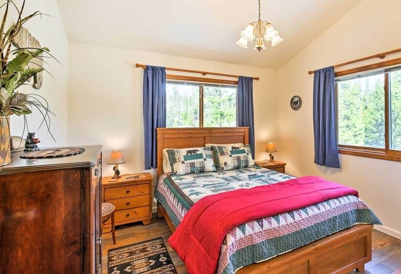 Large Home On 1 Acre: 2 Mi To Grand Lake Village