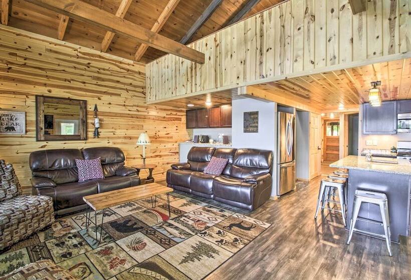 Loon Lake Lodge  W/ Dock, Sauna & Hot Tub!