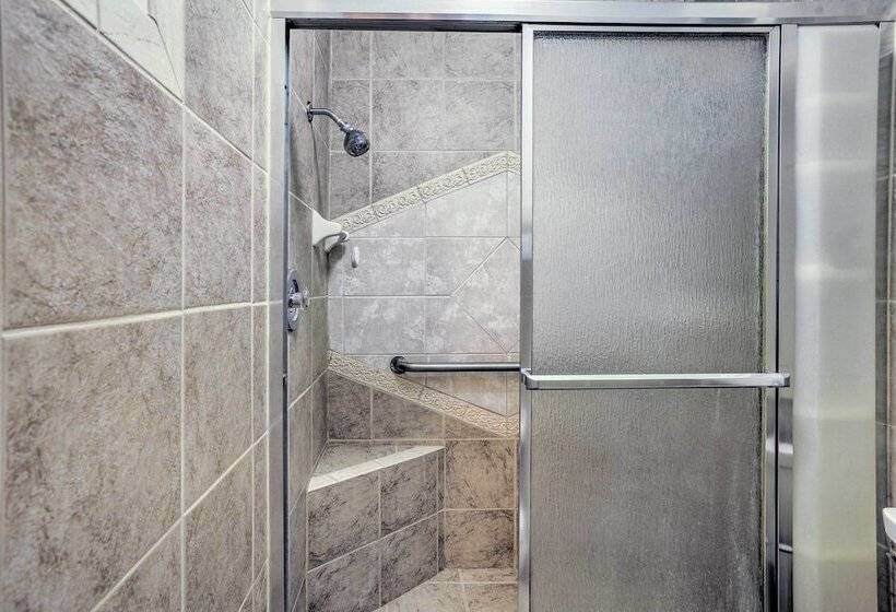 Modern Port St Lucie Home W/ Private Outdoor Oasis