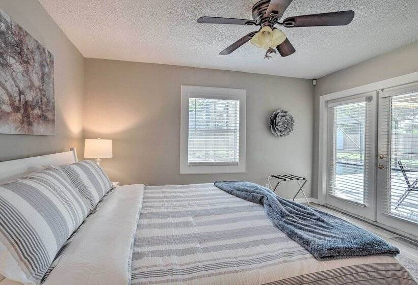 Modern Port St Lucie Home W/ Private Outdoor Oasis