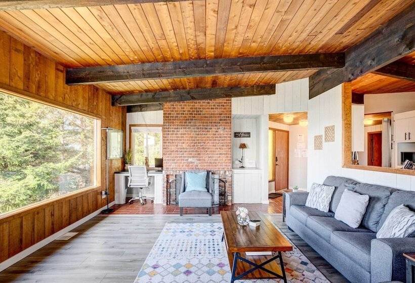 Ocean Vista  Gold Beach Getaway!