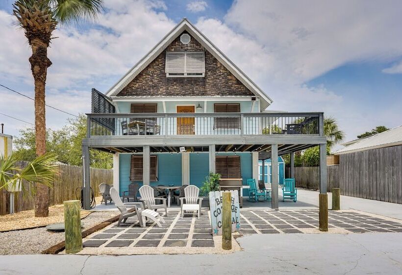Pcb Group Retreat W/ Deck, 1 Block To Beach!