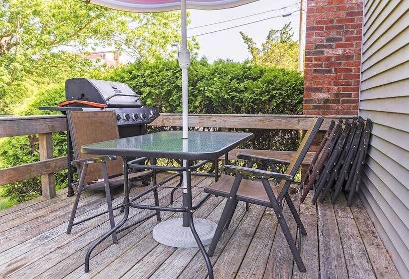 Pet Friendly West Yarmouth Home 1/2 Mi To Beach