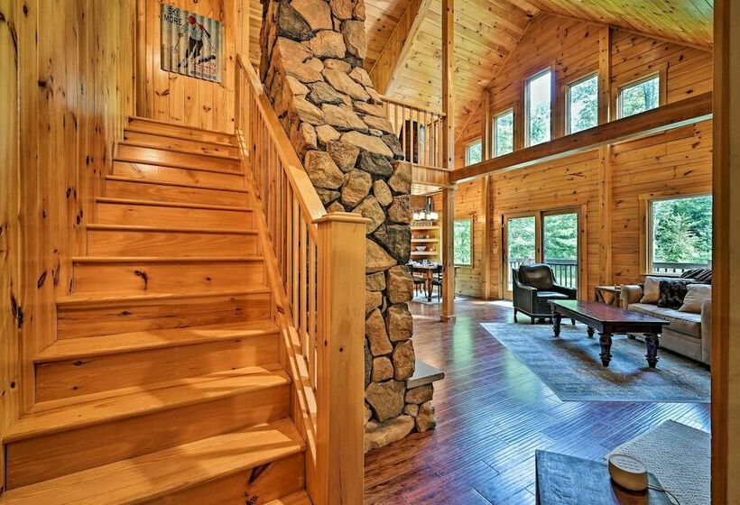 Private Chester Home W/ Deck, Mins To Skiing!