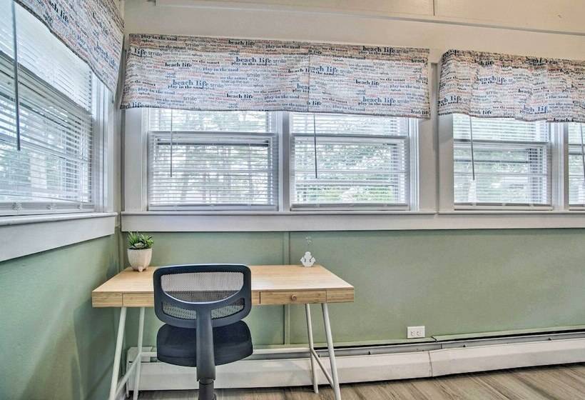 Buttermilk Cottage In Cape Cod: Steps To Beach