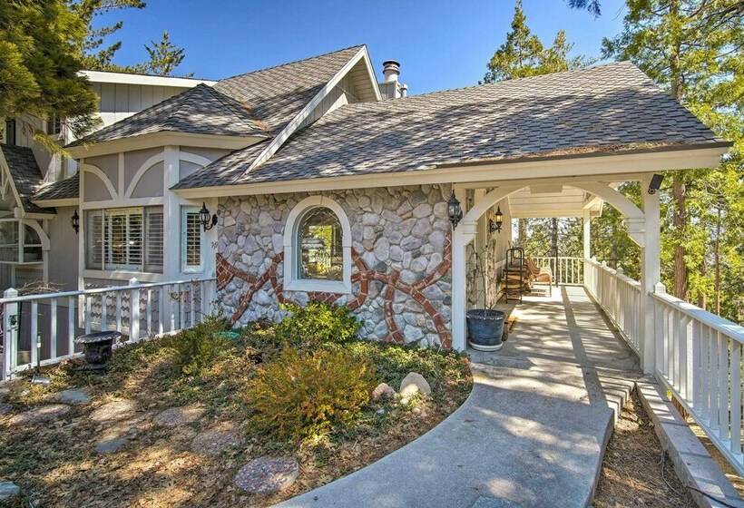 Ridgeline Retreat W/ Mountain Lake Views!