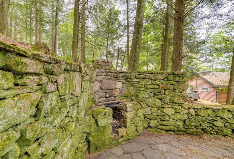 Rustic Berkshires Cottage At Lake Buel W/ Kayaks!
