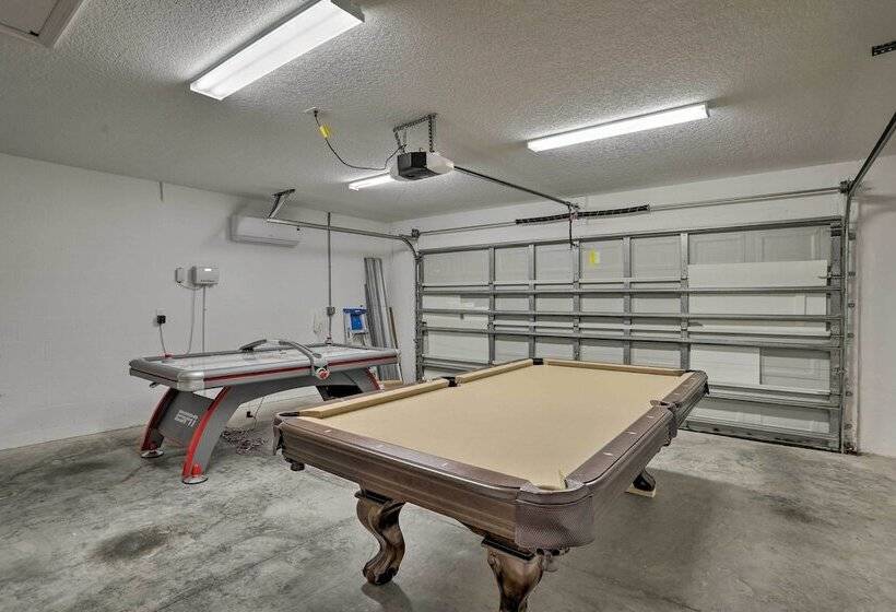 Seminole Home W/ Heated Pool + Spa ~ 4 Mi To Ocean