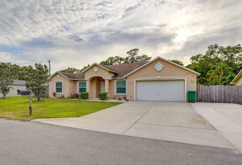 Seminole Home W/ Heated Pool + Spa ~ 4 Mi To Ocean