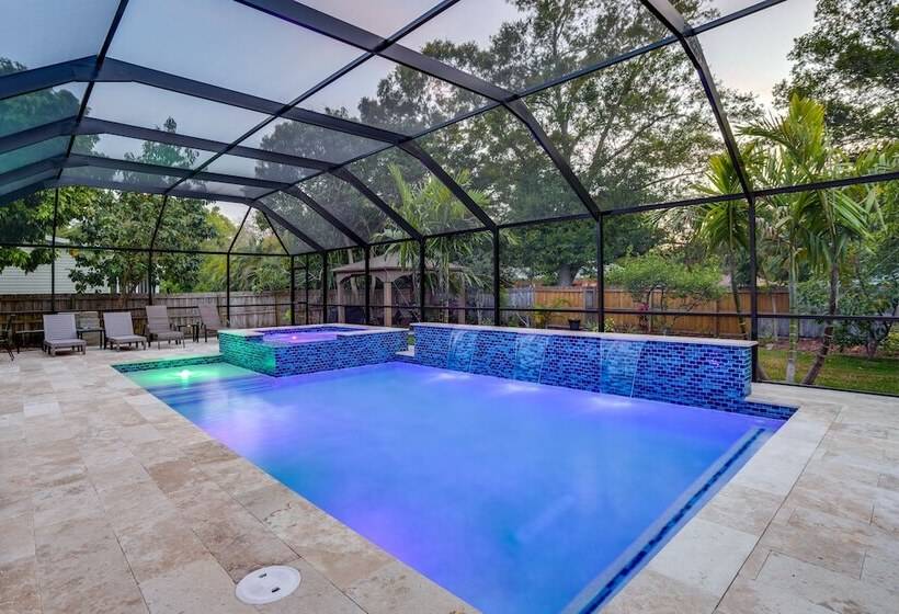 Seminole Home W/ Heated Pool + Spa ~ 4 Mi To Ocean