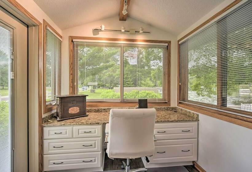 Spacious Danbury Home W/ Direct Lake Access!