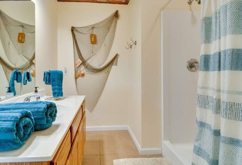 Spacious Family Home W/ Norfork Lake Views!
