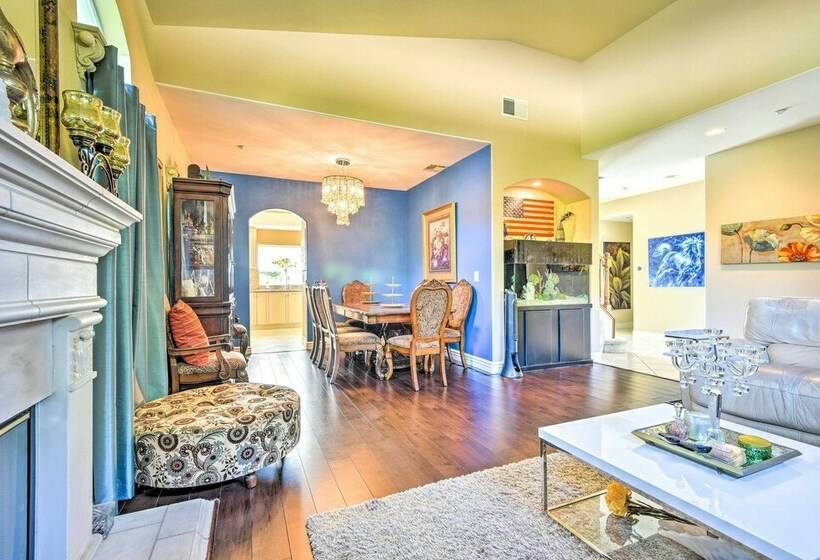 Spacious Villa W/ Great Views & Heated Spa!