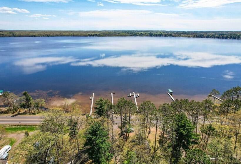 Stone Lake Cabin: Grill & Access To Fishing!