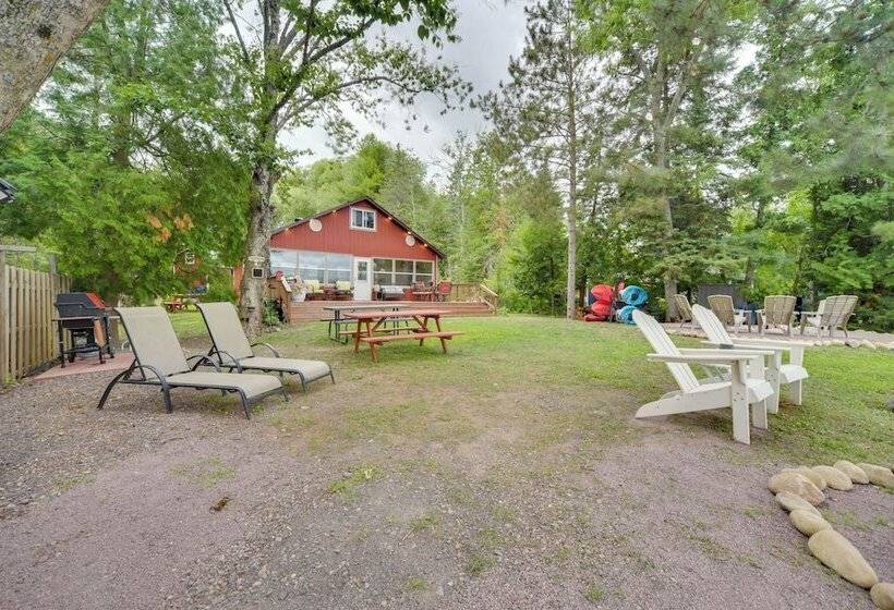 Solon Springs Getaway W/ Dock & Kayaks!