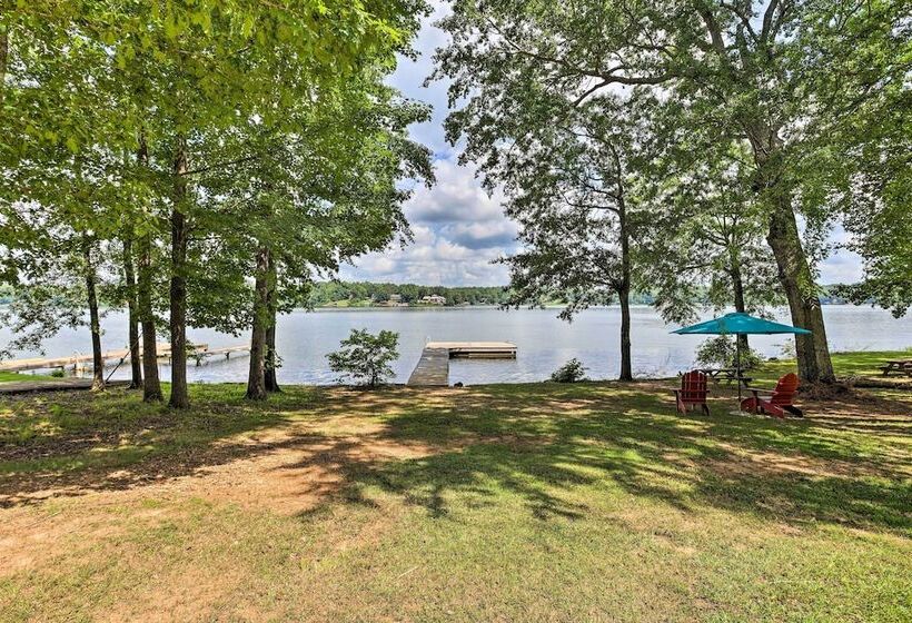 The B Haus  Lakefront Retreat W/ Boat Ramp!