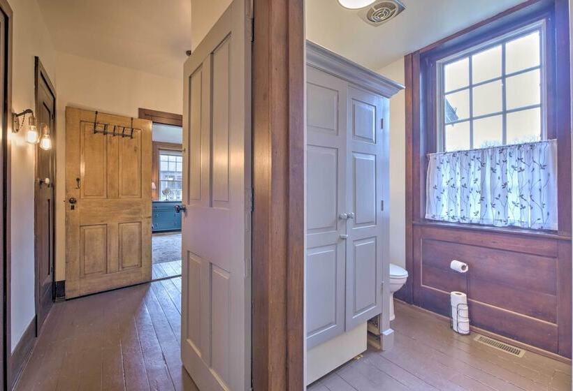 Timeless Winesburg Farmhouse W/ Deck