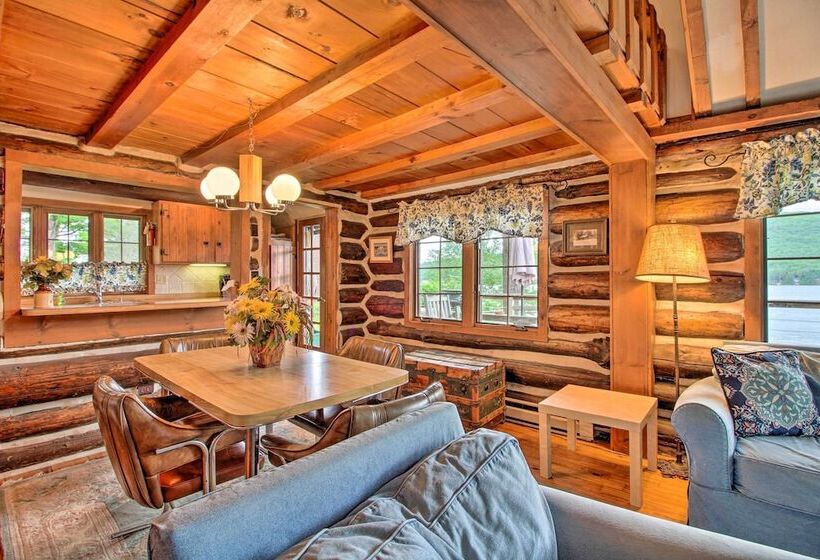 Waterfront Lake George Cabin: Walk To Water
