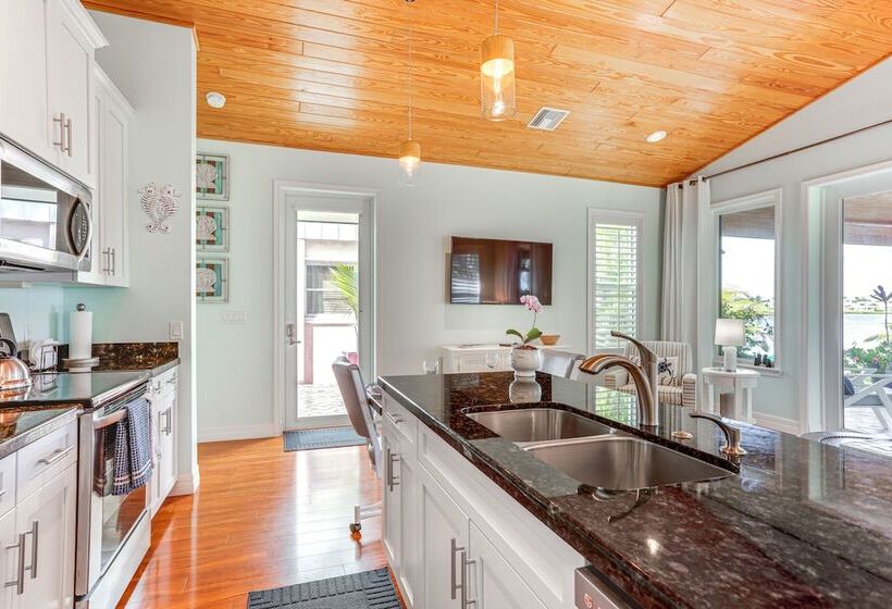 Waterfront Stuart Oasis W/ Hot Tub & Dock!