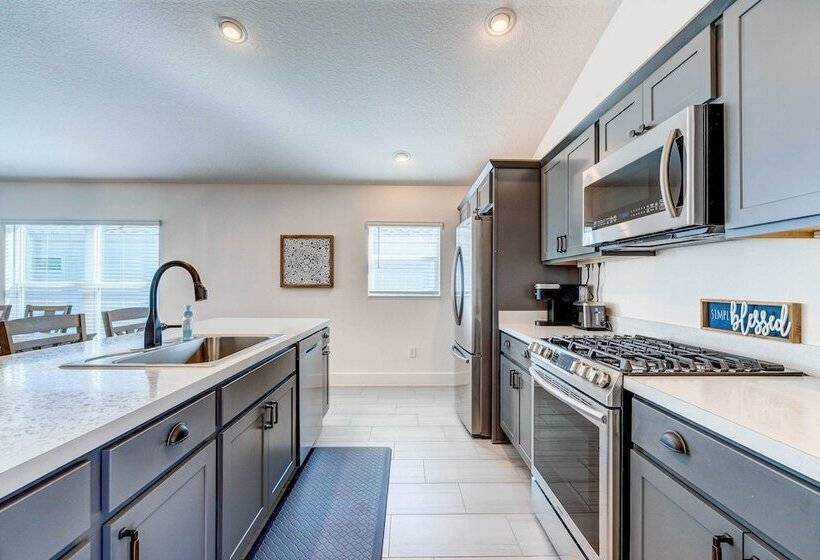 Near Golf: Home W/ Grill & Pool Access In Wildwood