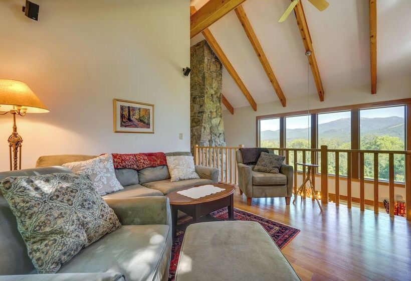 Architect Designed Franconia Home: Hot Tub & Views