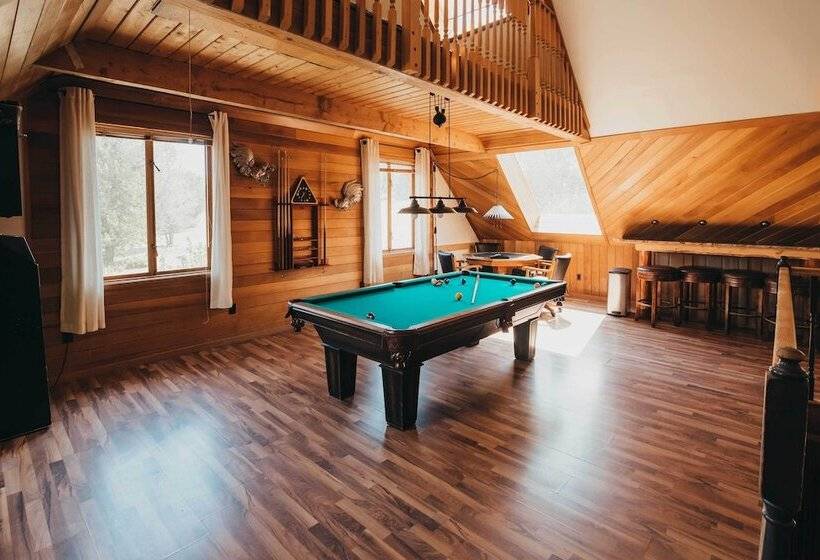Big House Lodge    Cle Elum Retreat On 8 Acres!