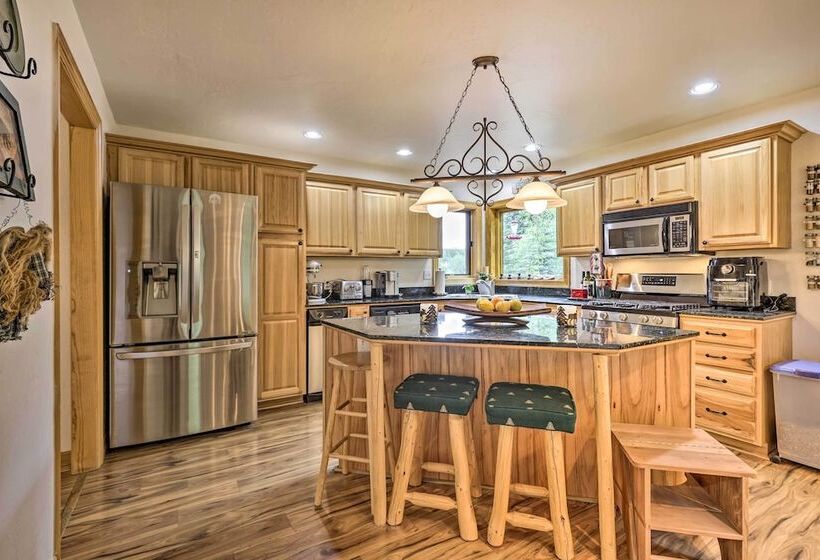 Alpine Escape W/ Mtn Views In Blue River!