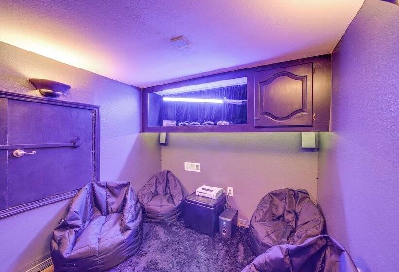 Broken Arrow Home: Family Friendly Amenities!