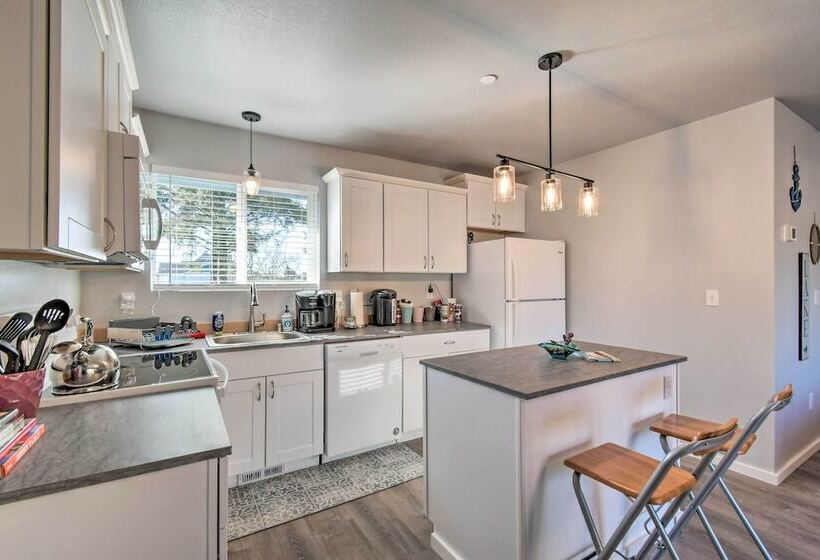 Canal Cottage  Retreat W/ Dock & Waterfront Views