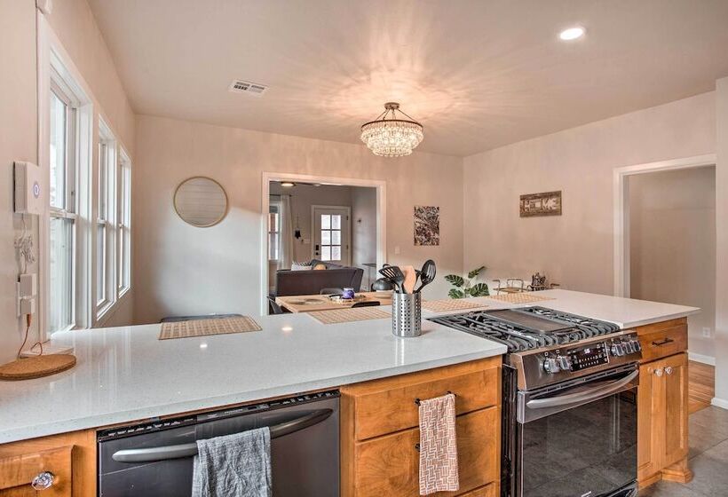 Charming Downtown Home W/ Updated Interior!