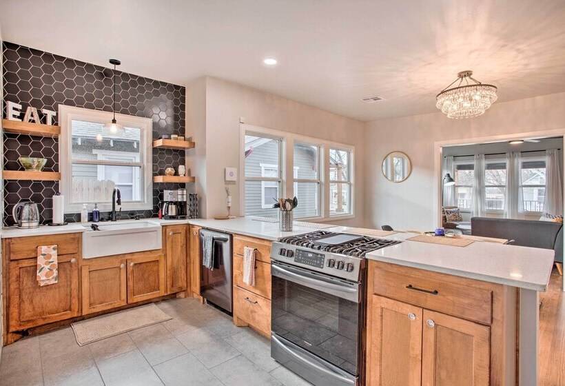 Charming Downtown Home W/ Updated Interior!