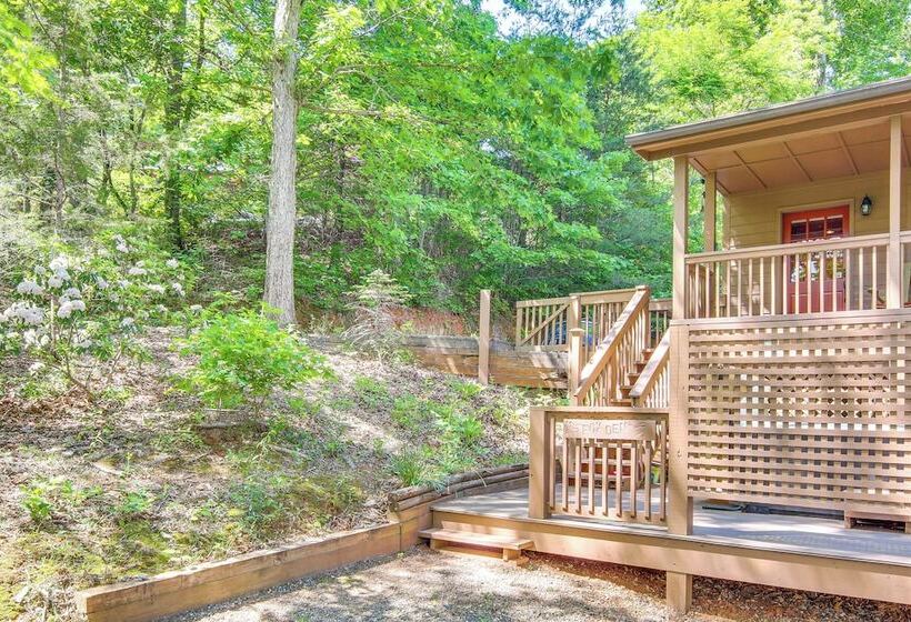 Charming Fox Den Cabin In Whittier W/ Hot Tub!