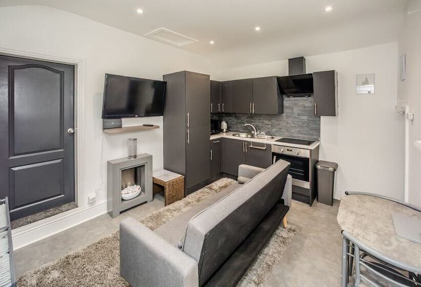 Cottage Hide Out