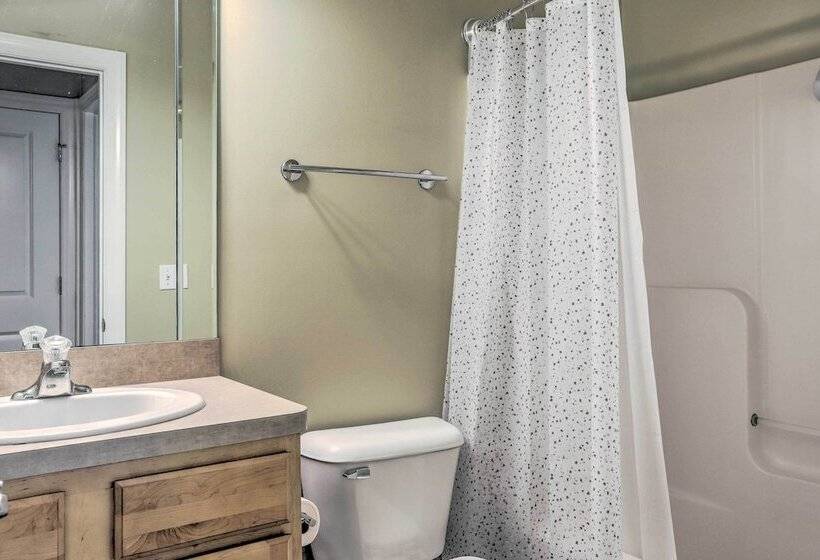 ~ 2 Mi To Downtown   Cozy Cleveland Unit