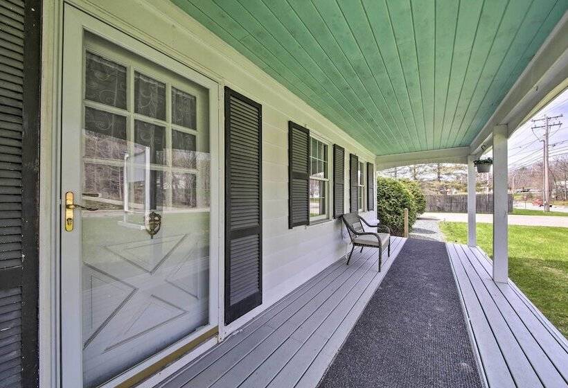 Cozy Colonial Home W/ Bay Access & Water View