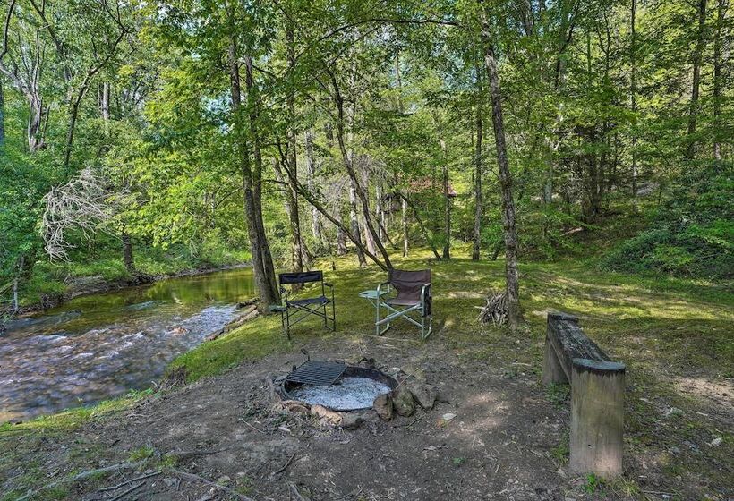 Cozy Tellico Plains Cabin W/ Large Mountain Creek!