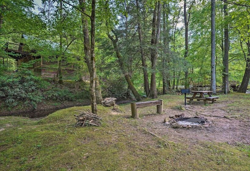 Cozy Tellico Plains Cabin W/ Large Mountain Creek!