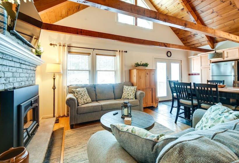 Cozy Tuftonboro Home W/ Deck   Walk To Beaches!