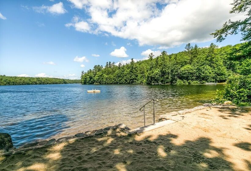 Cozy Tuftonboro Home W/ Deck   Walk To Beaches!