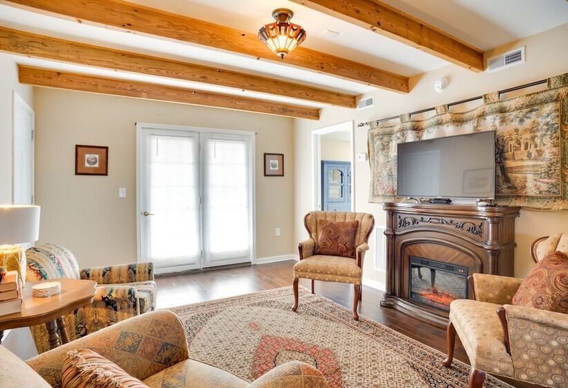 Cumberland Cottage    2 Blocks To Downtown Dover!