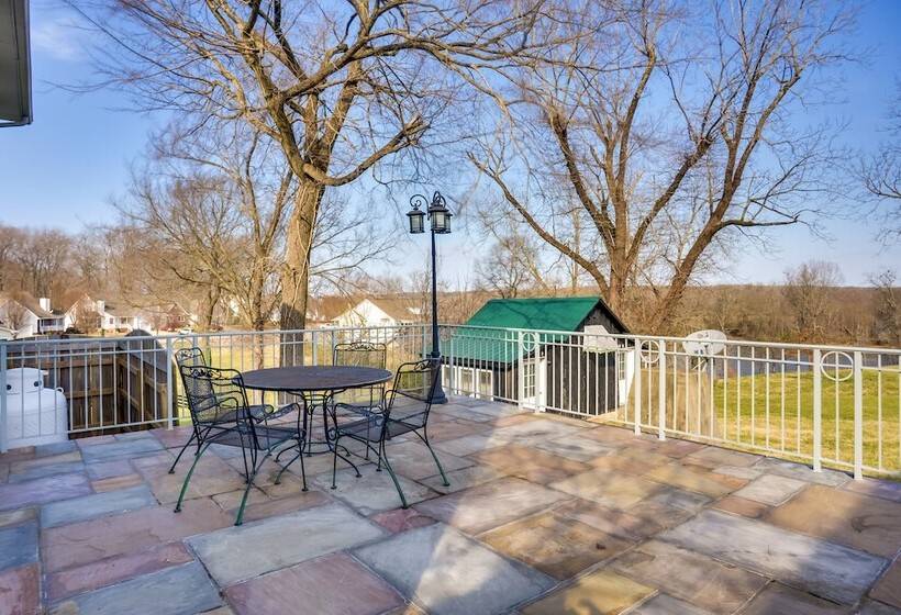 Cumberland Cottage    2 Blocks To Downtown Dover!